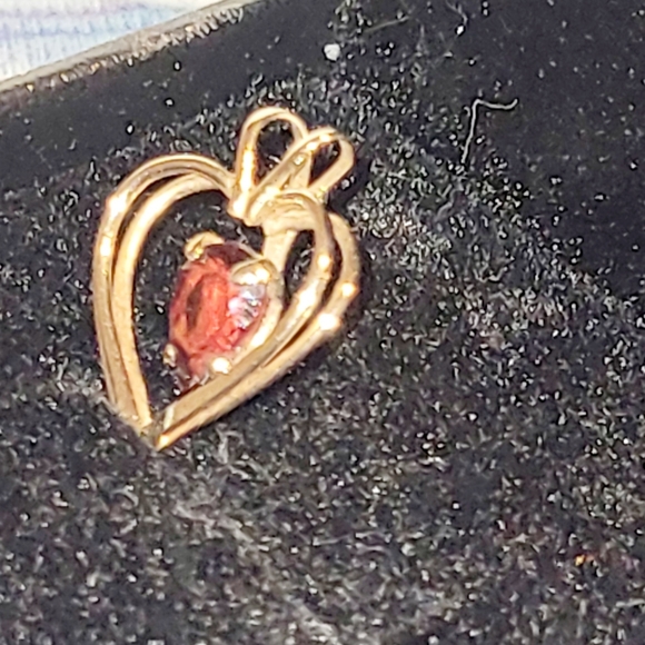 HEART DOUBLE GARNET PENDENT - Picture 3 of 9